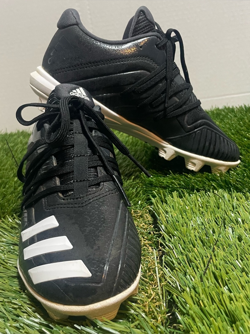 Adidas Youth Cleats Black White Size 2.5 US DB3717